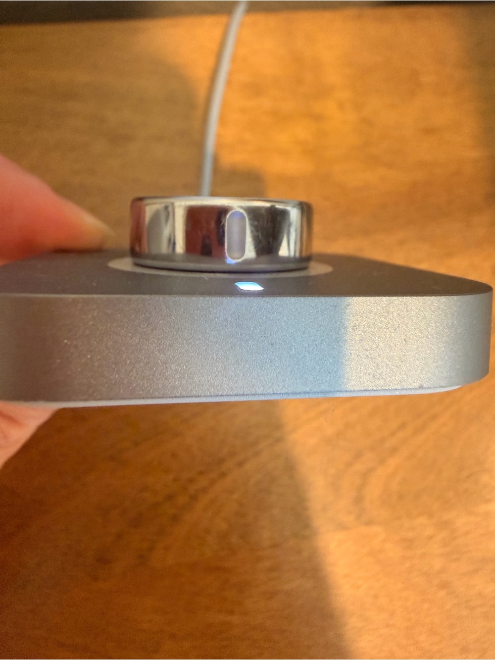 Oura Ring Gen 4 with 2 Chargers (size 7) - Picture 2 of 3